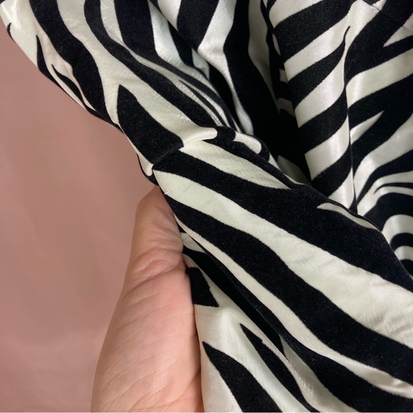 UBU flocked zebra print button down jacket - Picture 4 of 11